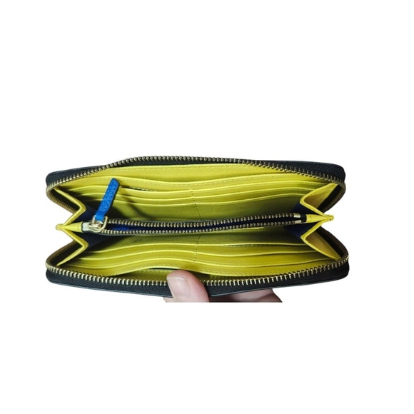 MARC JACOBS Snapshot Standard Leather Continental Wallet - Picture 4 of 11